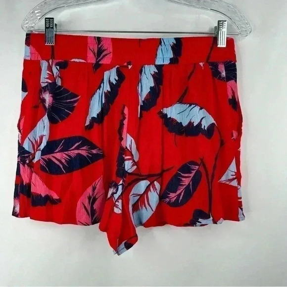 NWOT Express Women’s Red/Blue Tropical Print Rayon Shorts High Rise Size M - Picture 2 of 8